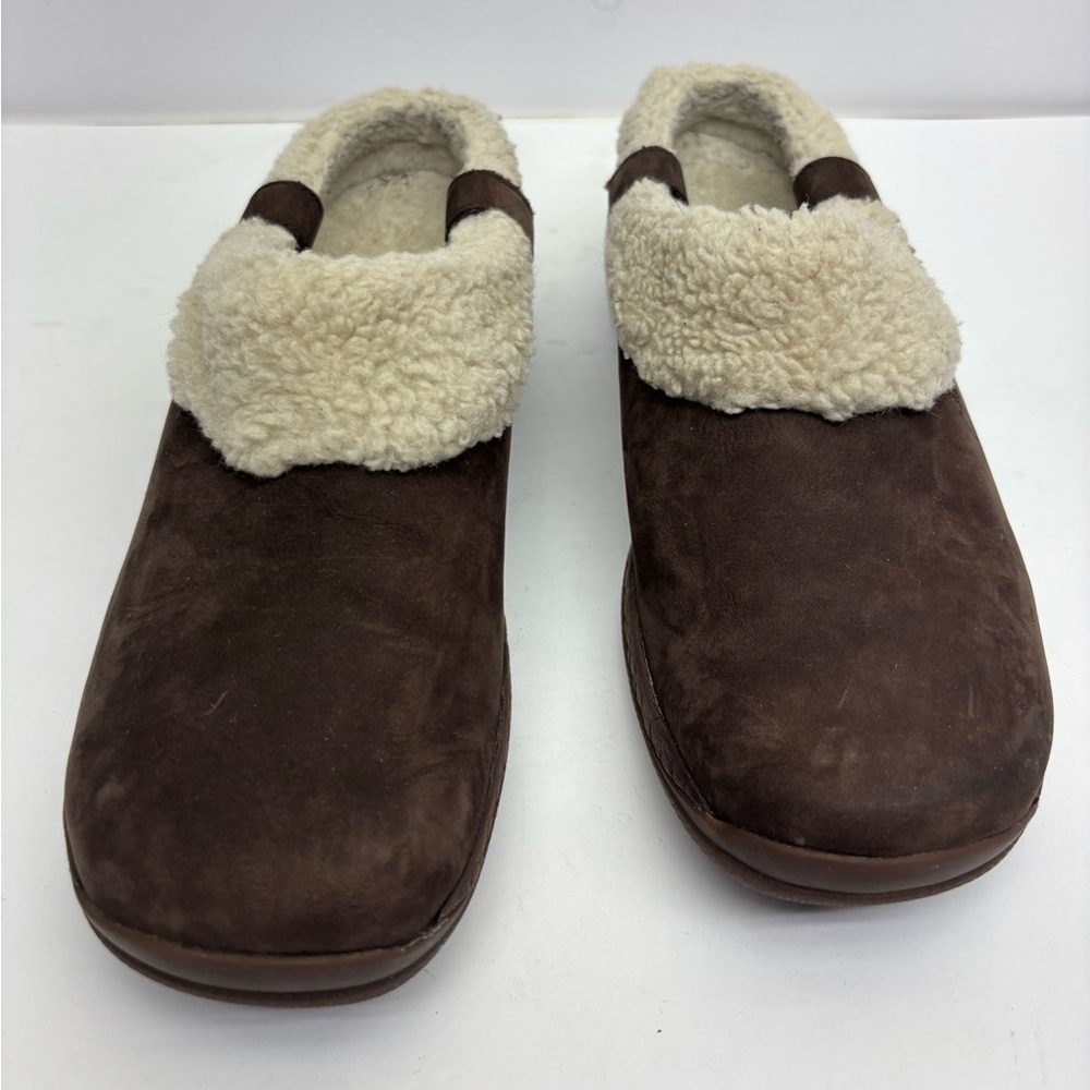 Merrell  Brown Faux-Shearling Suede Slip-On Slippers, SZ 7, box 40